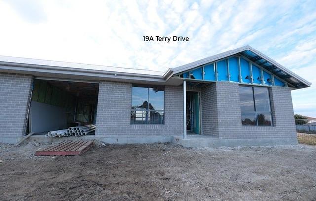 19A Terry Drive, NSW 2360
