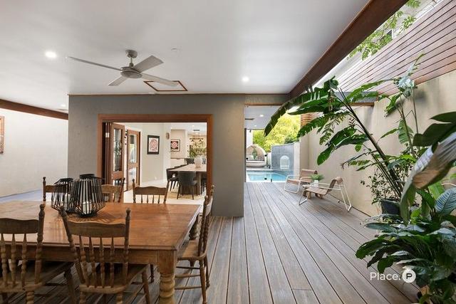 16 The Drive, QLD 4065