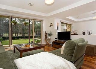 Lounge room (2016-07-09)