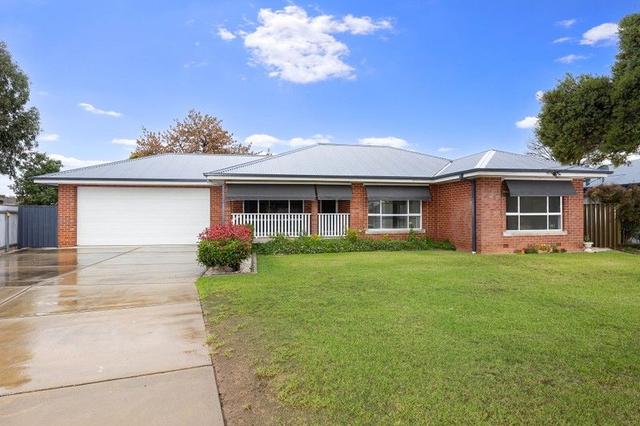 21 Geneva Crescent, NSW 2650