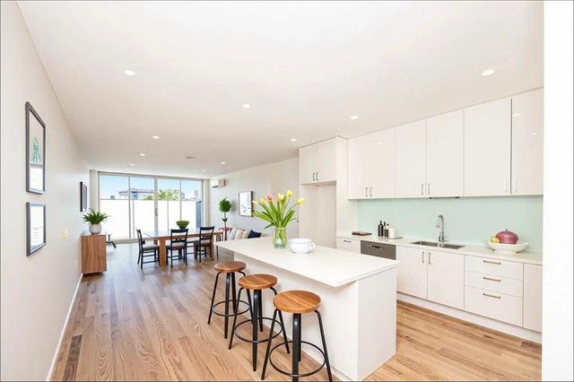 11 Thomas Place, VIC 3181