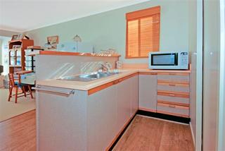 Kitchette - Flat (2010-07-23)