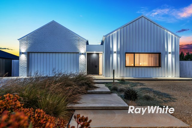 6 The Vines Boulevard, NSW 2731