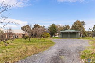 House, Carports plus huge  Garage