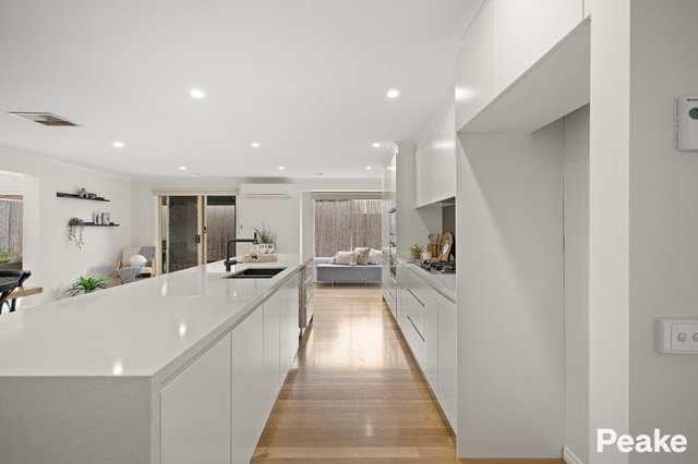 2 Petrel Place, VIC 3806