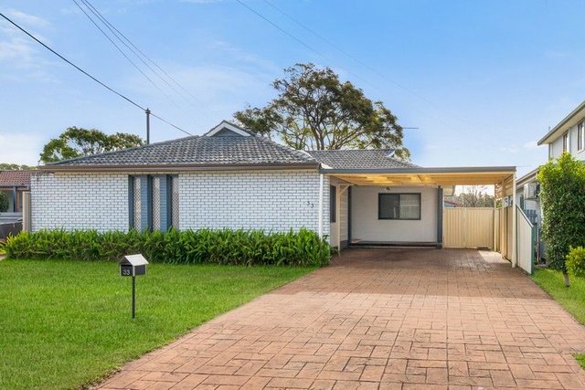 33 Medley Avenue, NSW 2170