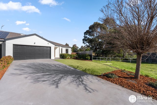 15 Coora Place, NSW 2619