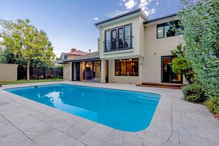 Pool to House