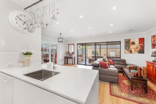 12 Grevillea Circuit, VIC 3012