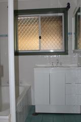 Bathroom (2014-02-13)