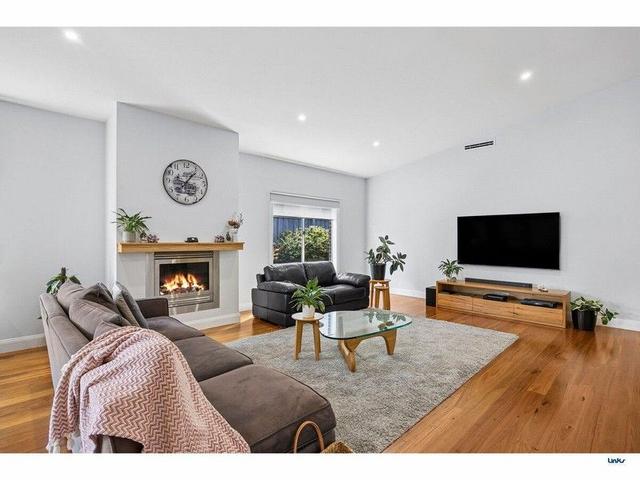 16 Tubular Avenue, VIC 3228