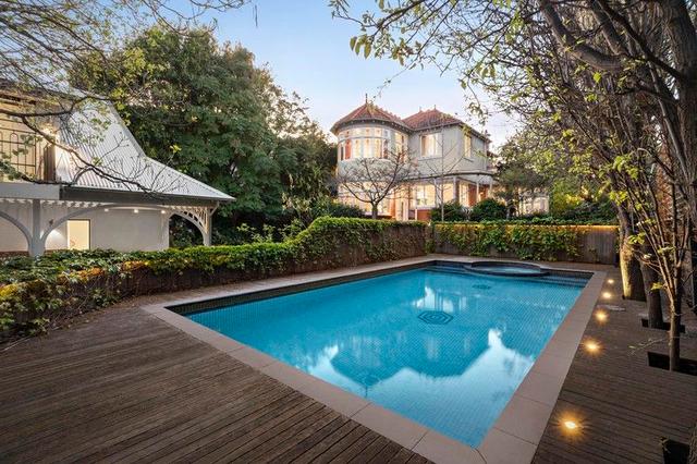 8a St Leonards Avenue, VIC 3182