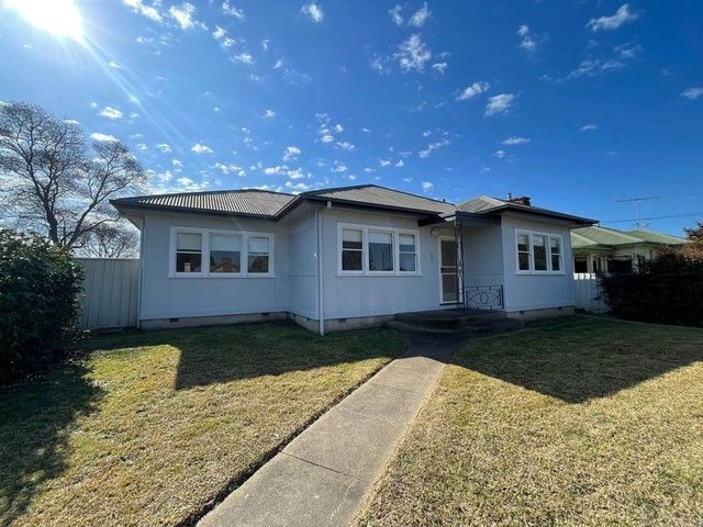 328 Kooba St, NSW 2640