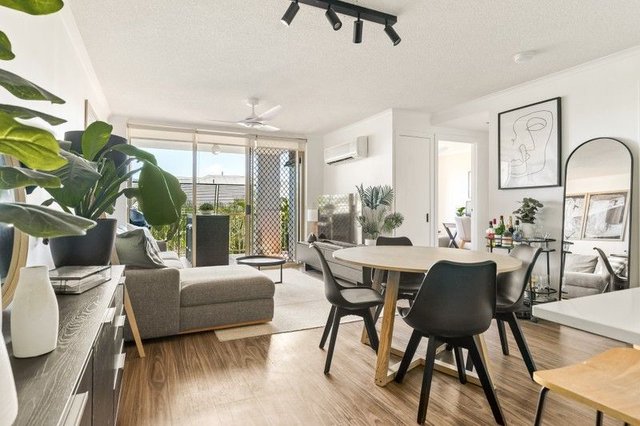 2/15 Clarence Road, QLD 4068