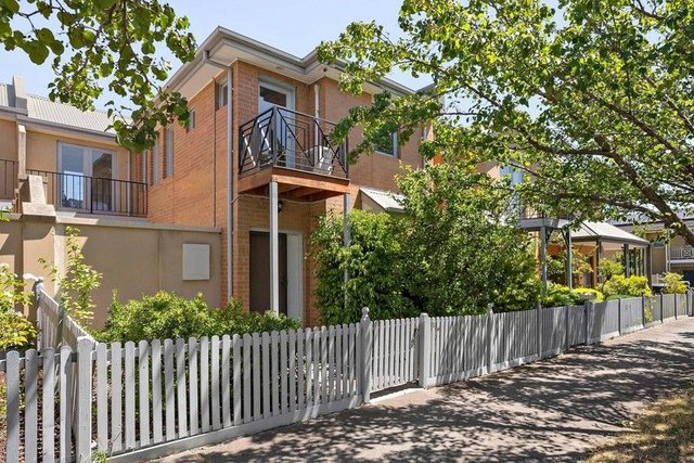 16 Waterford Avenue, VIC 3032