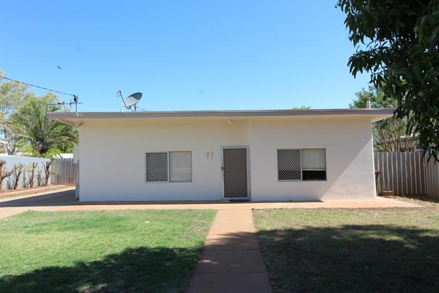 77 Joan St, QLD 4825