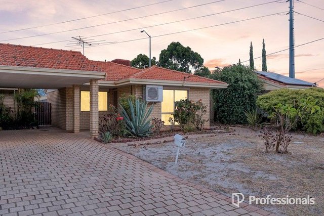 4/2 Downsborough Avenue, WA 6105