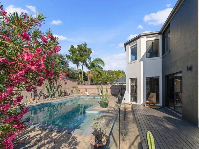16 Islander Court, QLD 4220