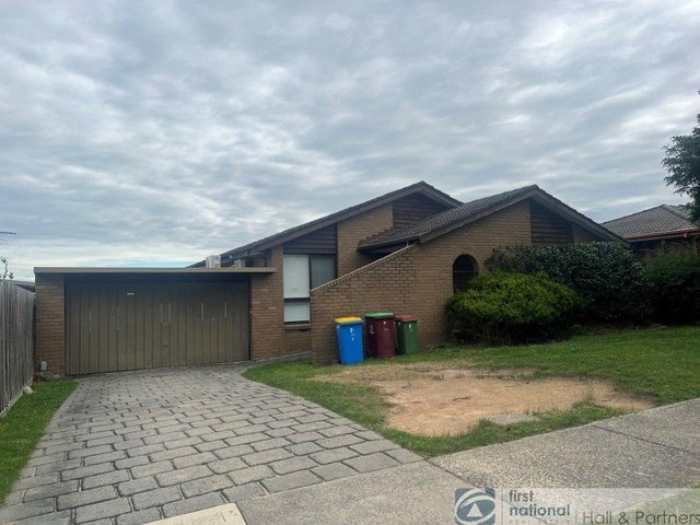 8 David Collins Drive, VIC 3802