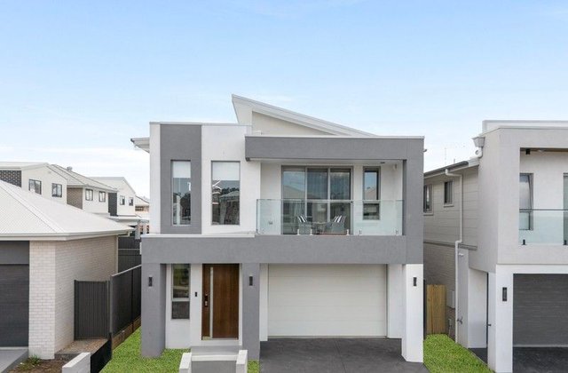 22 Miles Avenue, NSW 2570