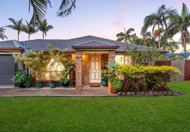 33 Chesterfield Crescent, QLD 4112