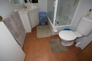 Bathroom (2016-03-21)