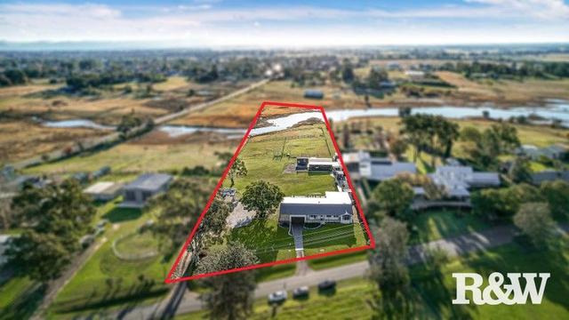 17 Clare Crescent, NSW 2765