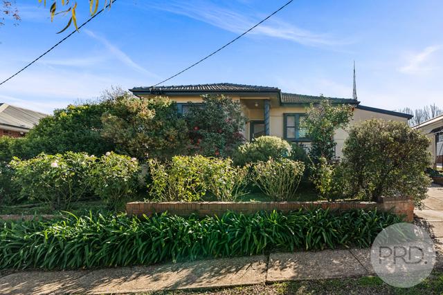 15 Urana Street, NSW 2650