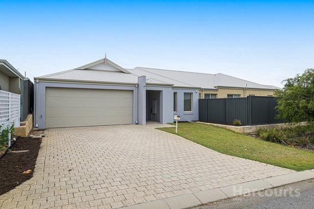 4 Cosmia Grove, WA 6036