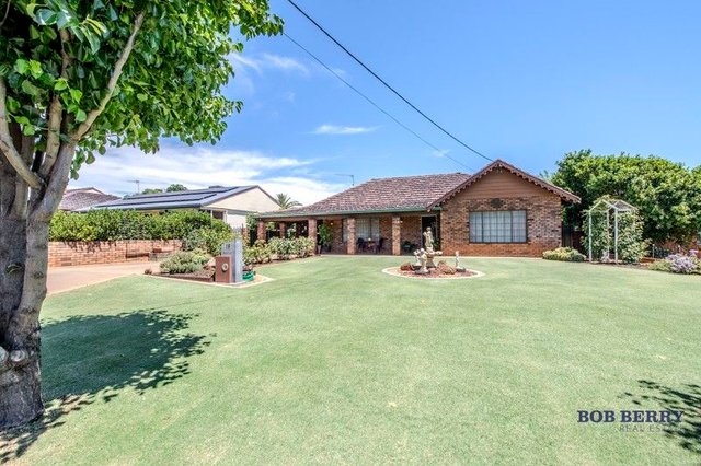 13 Moonah Street, NSW 2830