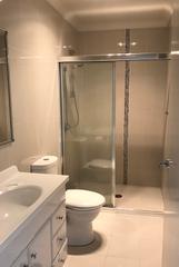 Bathroom (2017-03-09)