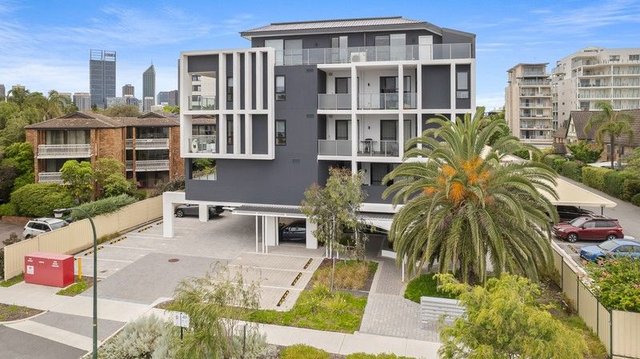 15/11 Melville Parade, WA 6151