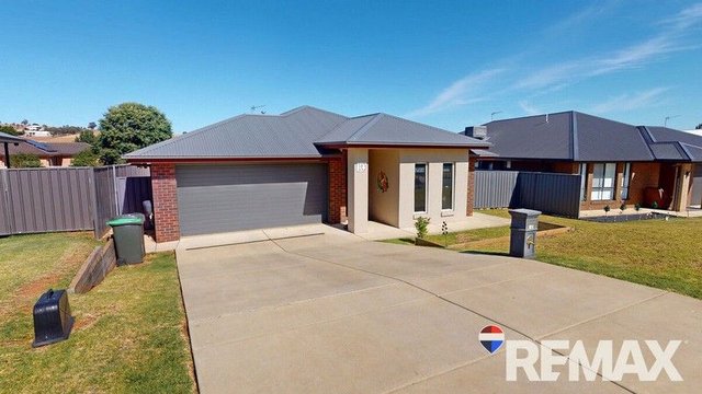 10 Hilton Place, NSW 2663