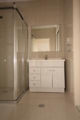 Bathroom (2011-06-10)