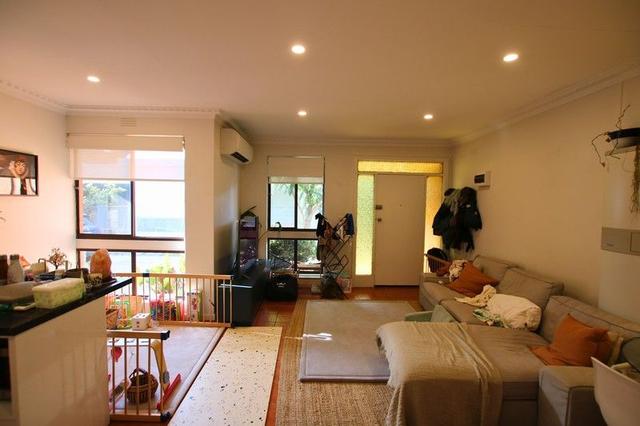 2/105 Gooch Street, VIC 3071