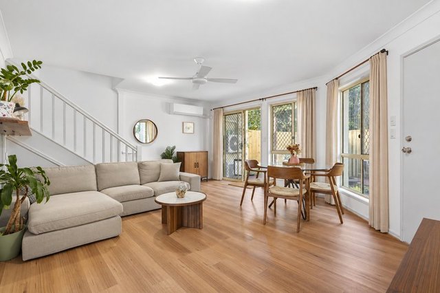 2/2 Russell Street, QLD 4053