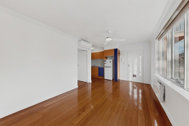 6/9 Robert Street, VIC 3184