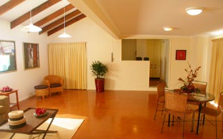 Family room (2003-10-23)