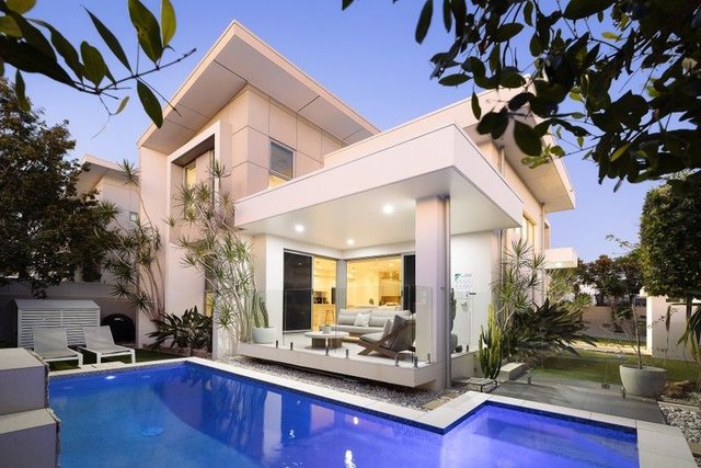 1a Meredith Drive, QLD 4218