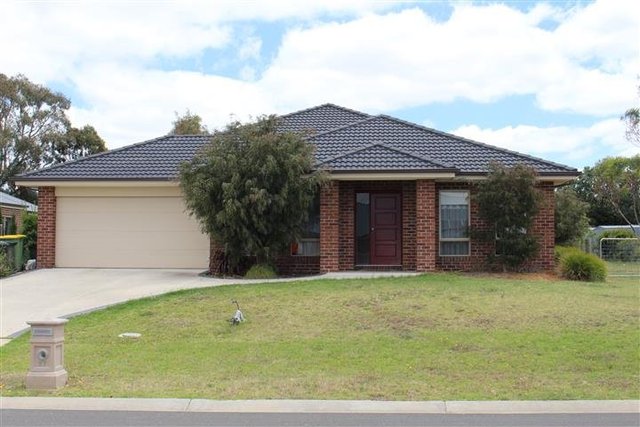 27 Bluegum Circuit, VIC 3431