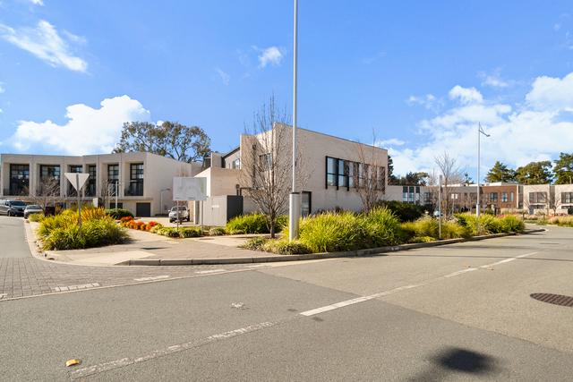 22/135 Easty Street, ACT 2606