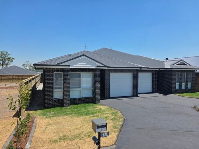 1/243 Settlers Boulevard, NSW 2322