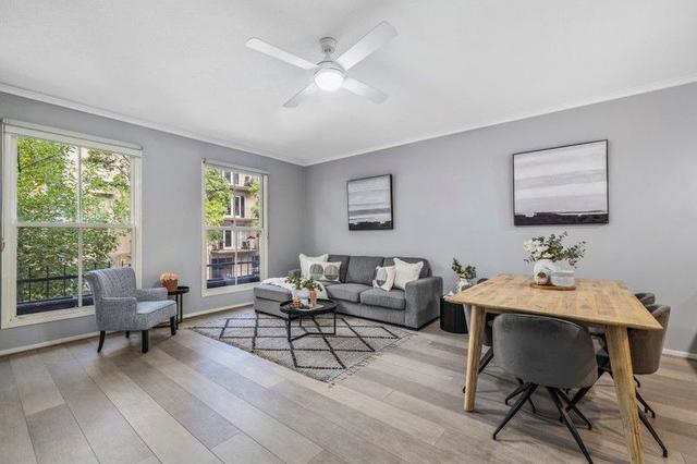 1/2 Moore Street, VIC 3006