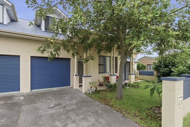 2/13 Caledonian Street, NSW 2325