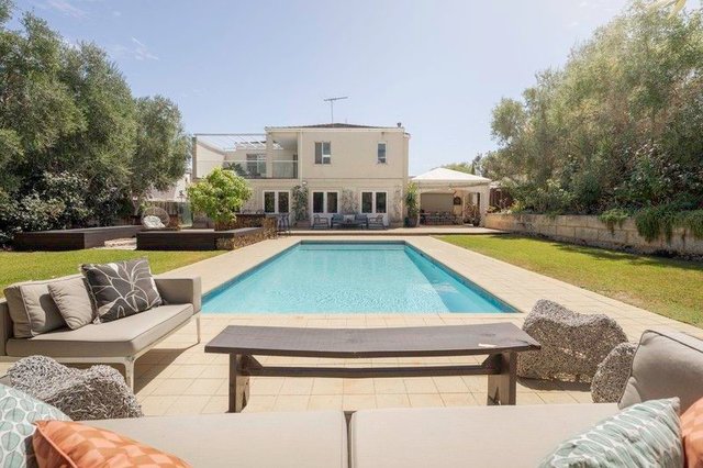 16 Riversea View, WA 6012