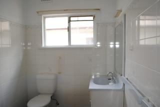 Bathroom (2015-12-02)
