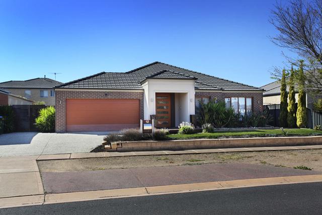 12 Moncrieff Pde, VIC 3030