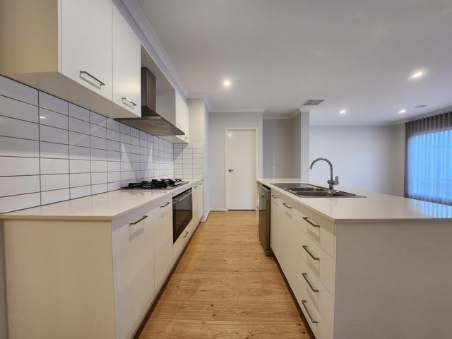 27 Leafspring Road, VIC 3064