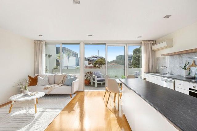 7/4 Small Street, VIC 3188