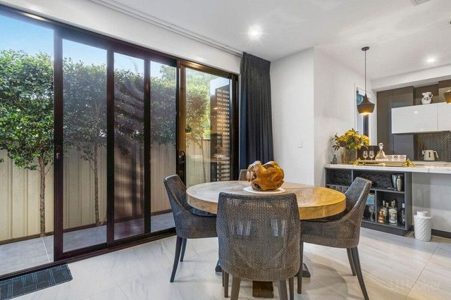 2/451 Pine Ridge Road, QLD 4216